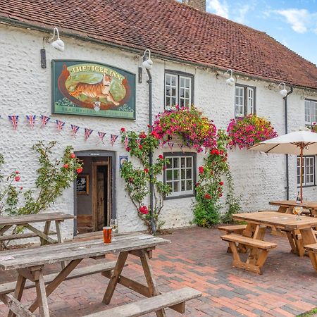 Tiger Inn - Catherine Eastdean Exterior photo