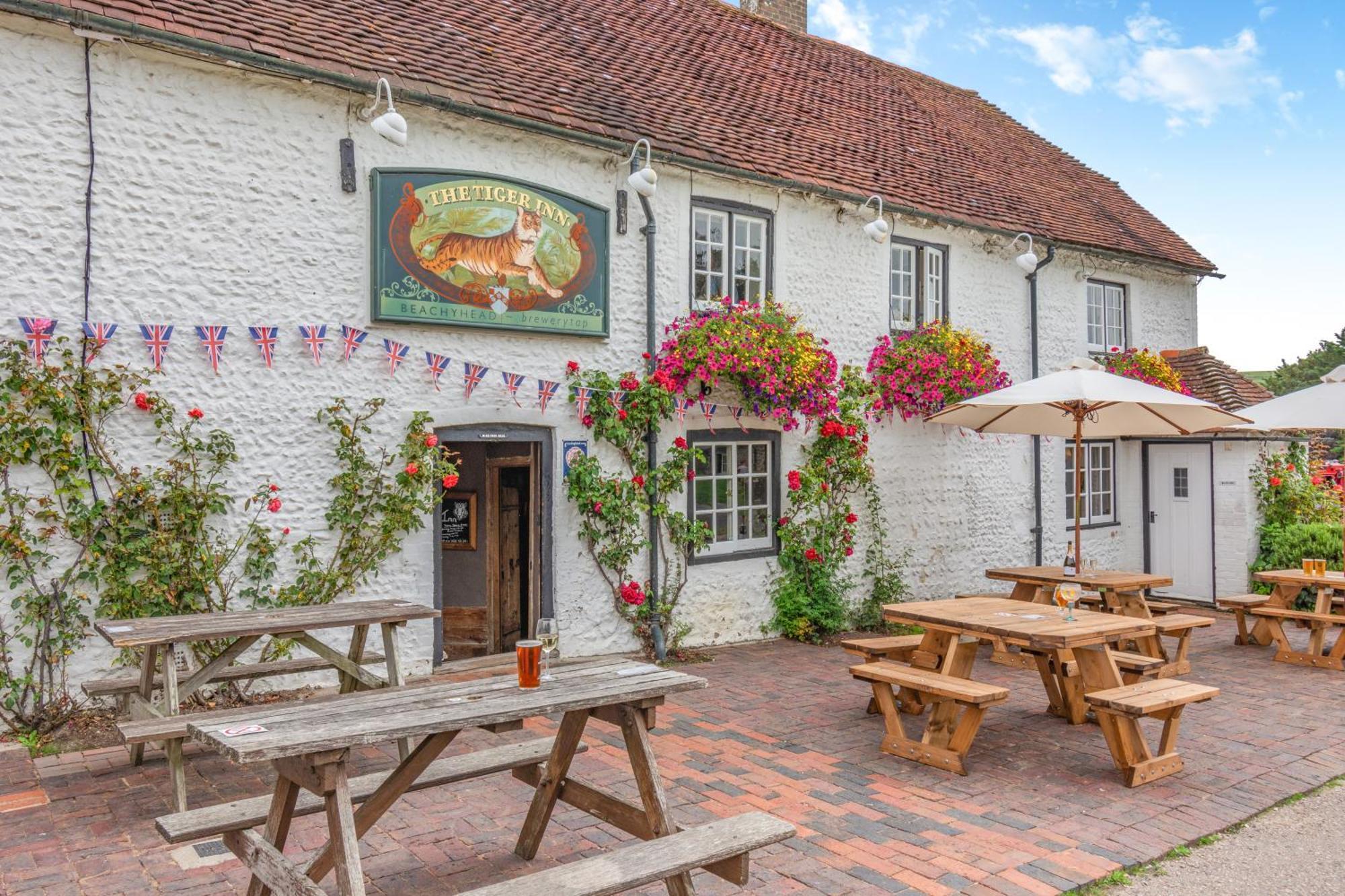 Tiger Inn - Catherine Eastdean Exterior photo