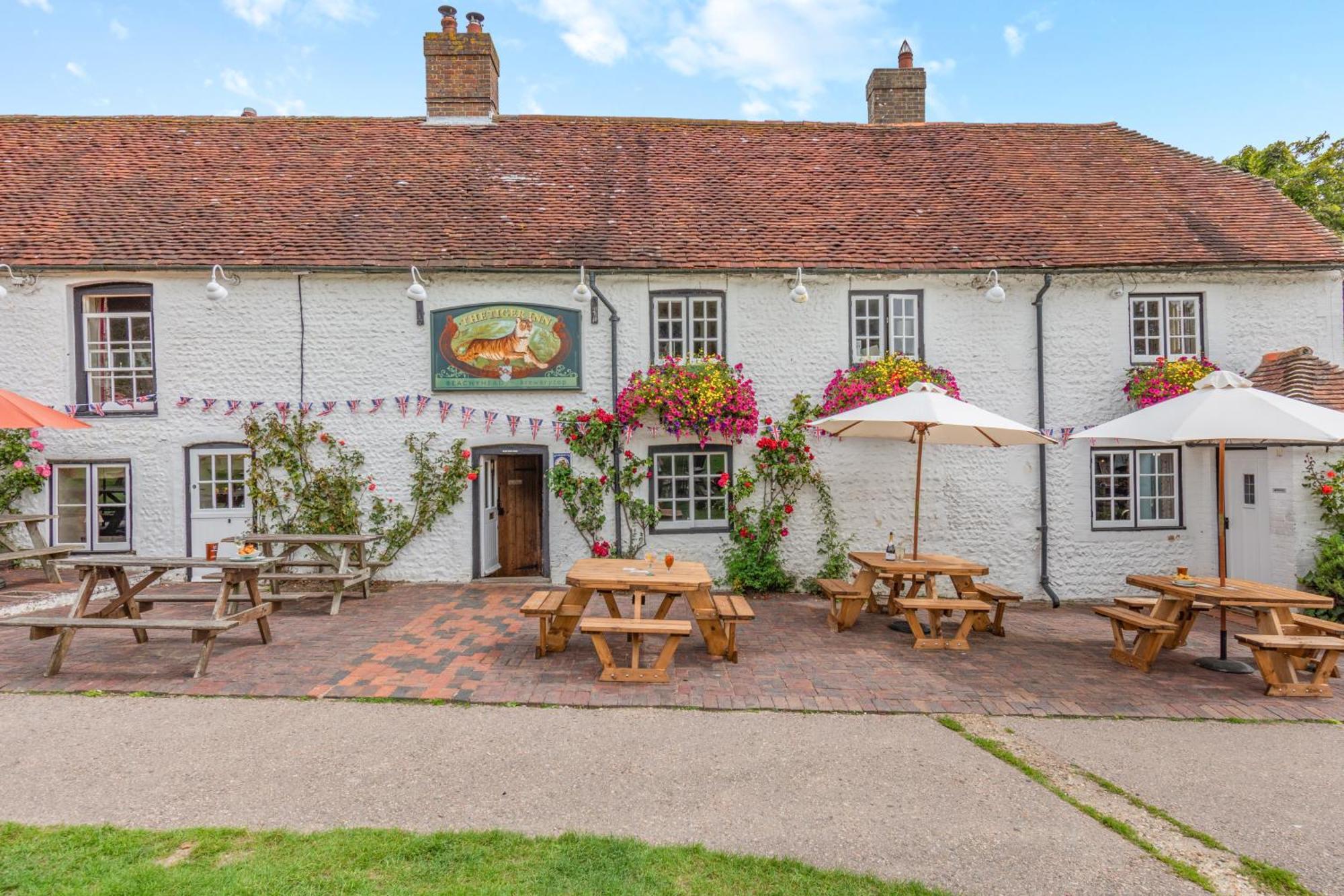 Tiger Inn - Catherine Eastdean Exterior photo